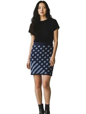 Stretta NWT Bandage Pencil Mini Skirt Chevron Stripe Navy Blue Stretch Zip XS